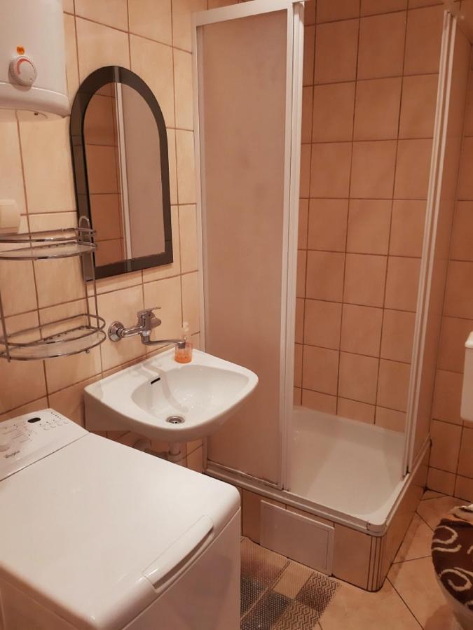 Dom I Pokoje Goscinne Zaruby Сейни Екстериор снимка