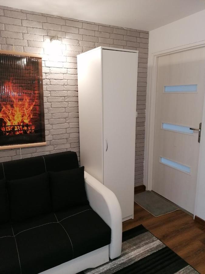 Dom I Pokoje Goscinne Zaruby Сейни Екстериор снимка